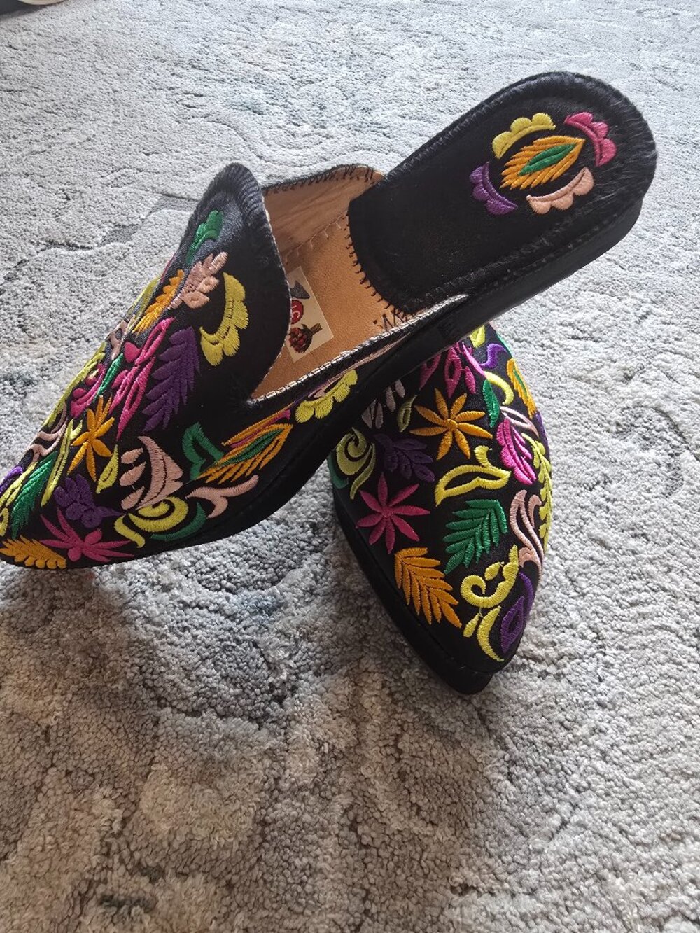 Boho Embroidered Pointed Toe Mule Flats – Colorful Floral Slip-Ons